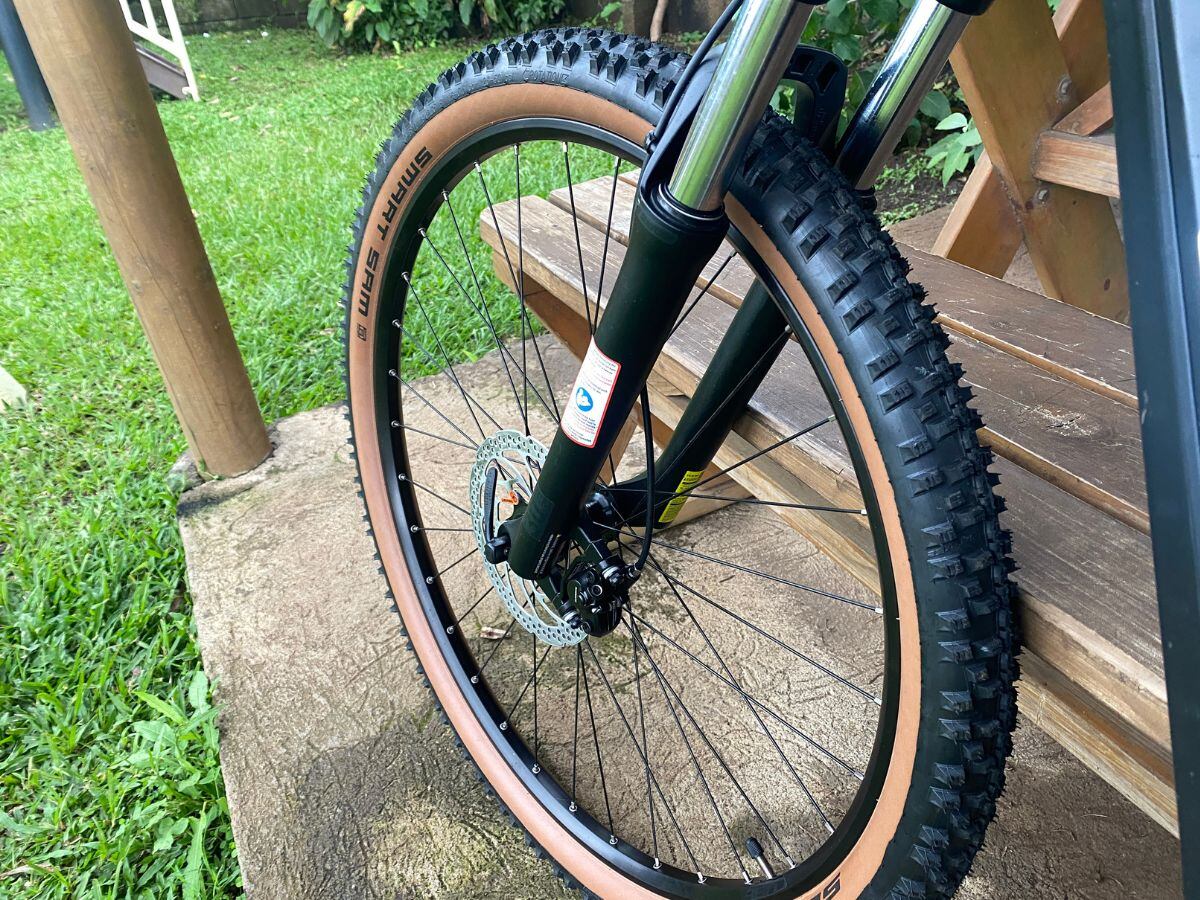 Me encantó esa combinación entre negro y café de las llantas, ¡espectacular!