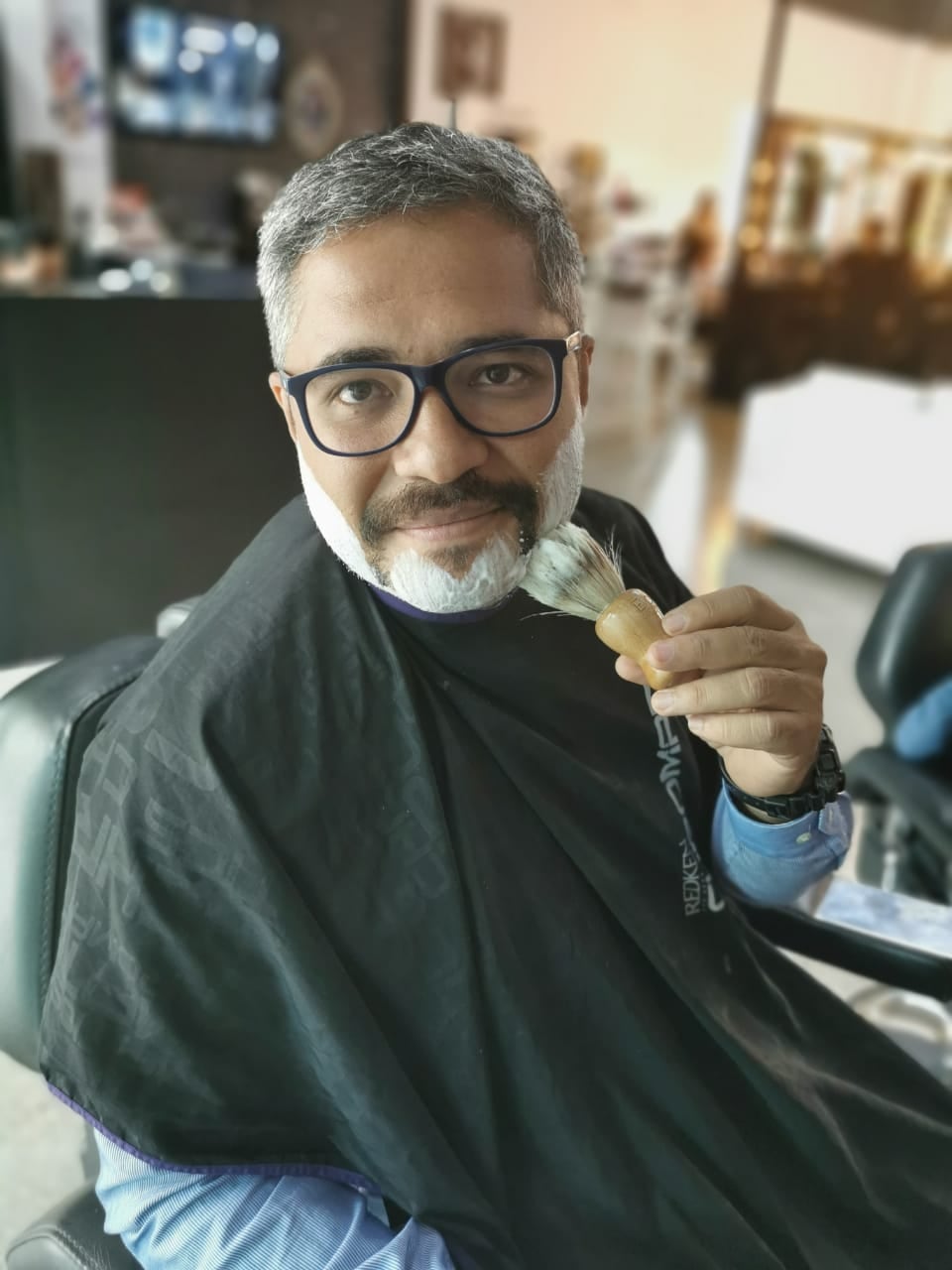 Hace diez años don Carlos Araya, quien tiene 42 años, fue uno de los primeros que sin pelos en la lengua les decía a los hombres mayores de 45 años que el examen de tacto de próstata tenía que ser algo normal una vez al año y que se debían realizar autoexámenes testiculares