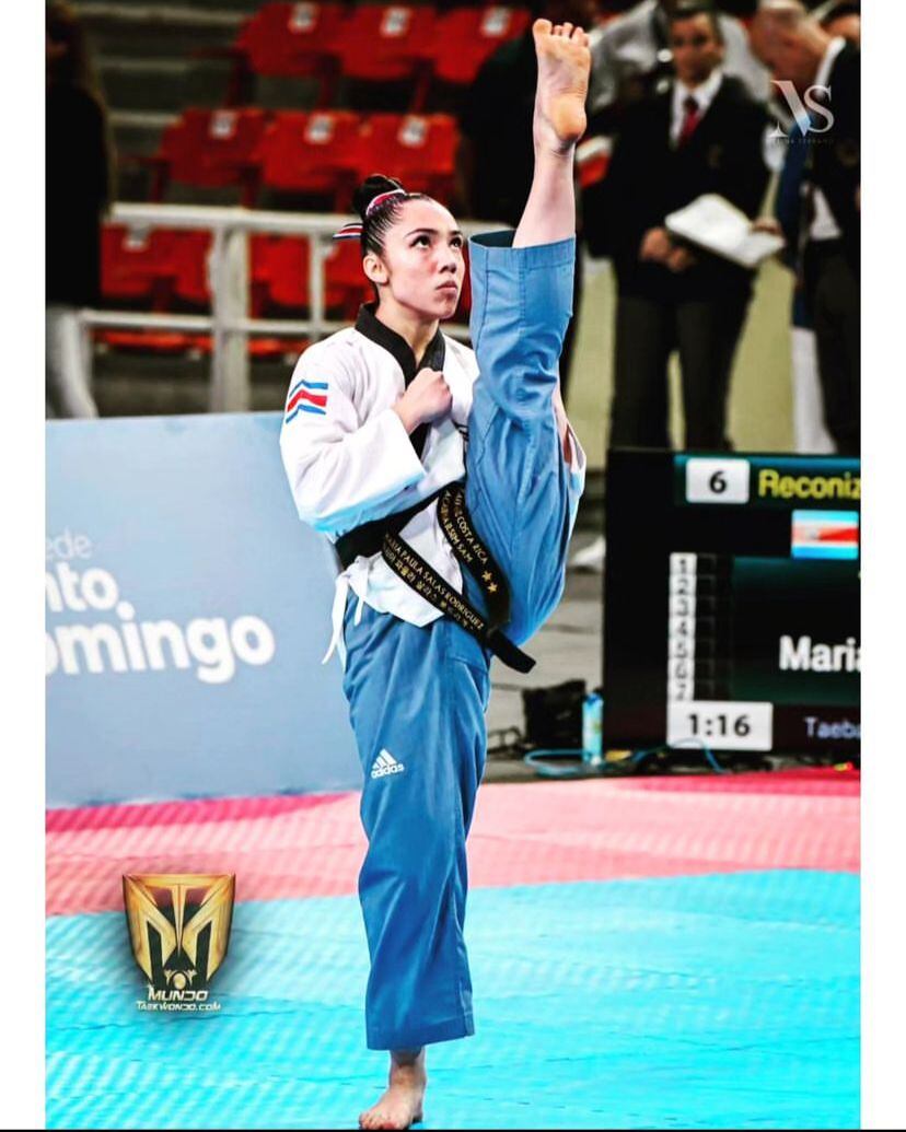 María Paula Salas Rodríguez es una taekwondista que tiene 20 años y ganó dos medallas de oro en taekwondo pumsae de los Juegos Centroamericanos y del Caribe San Salvador 2023
