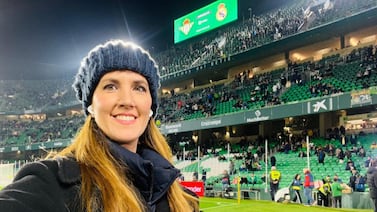 Video: Periodista española vivió momento incómodo por culpa de un fiebre colombiano