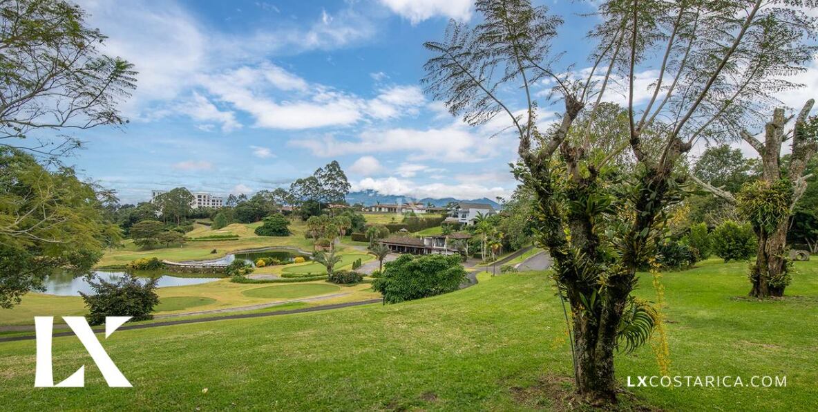 El Condominio Monterán en Curridabat posee propiedades amplias y lujosas.