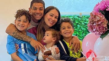 A Cristian Gamboa y su esposa, Melissa Salazar, les llueven las felicitaciones