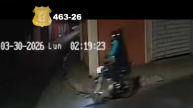 (Video) Sujetos que mataron a una muchacha a balazos dejaron estas pistas: ayude el OIJ a identificarlos
