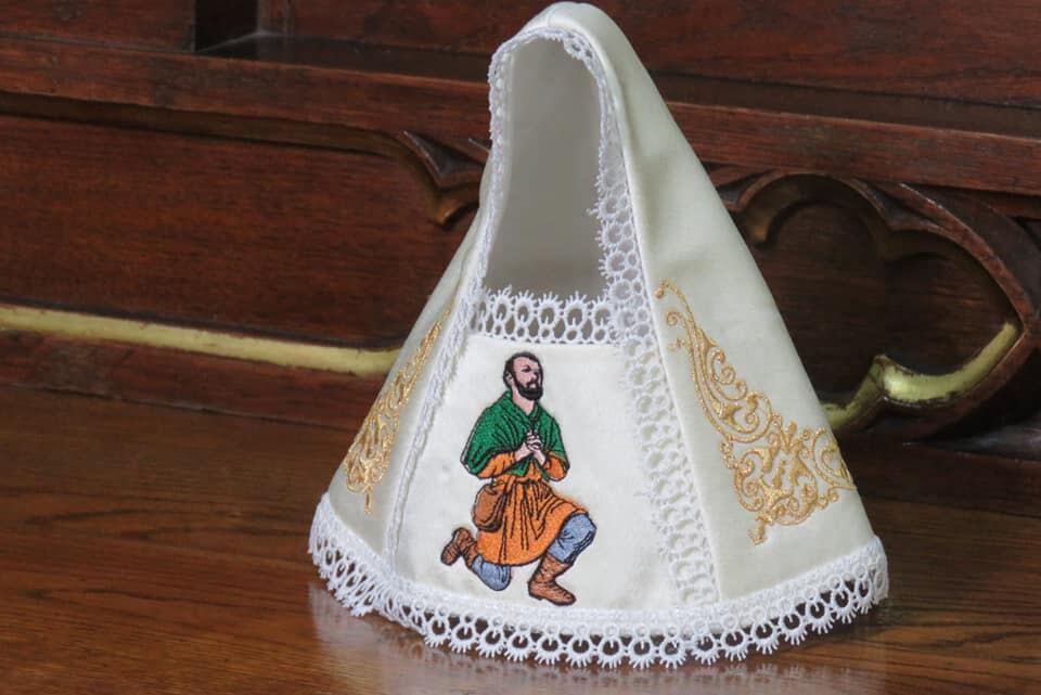 Cinco fueron los vestiditos finalistas que eligió la diócesis de Pérez Zeledón para que uno de esos vista a La negrita el 2 de agosto del 2022