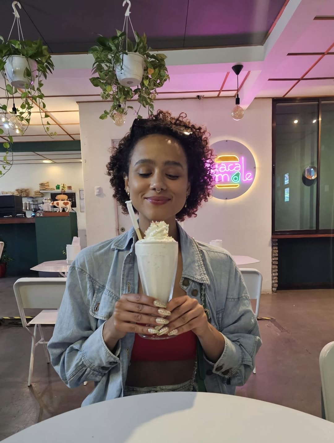 La actriz británica Nathalie Emmanuel, reconocida mundialmente por su papel de Missandei en la serie Game of Thrones y por interpretar a Ramsey en la exitosa saga cinematográfica Fast & Furious