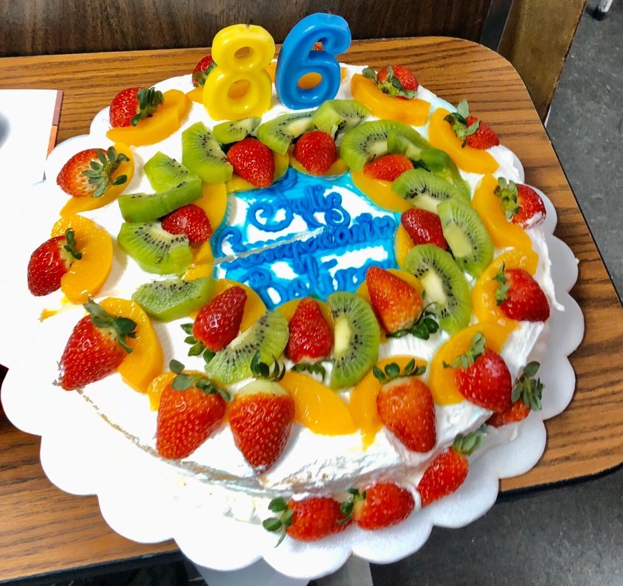 A don Bolívar Chacón Cabezas le celebraron sus 86 años en el hospital de San Carlos