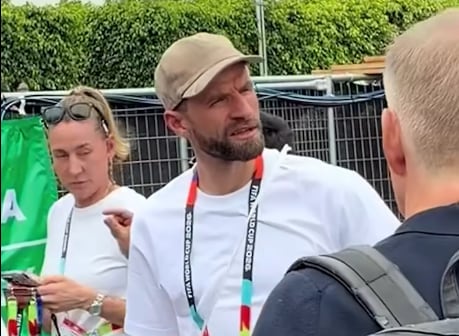 Gustavo López Cárcamo y el jugador Thomas Müller en el Mundial 2026