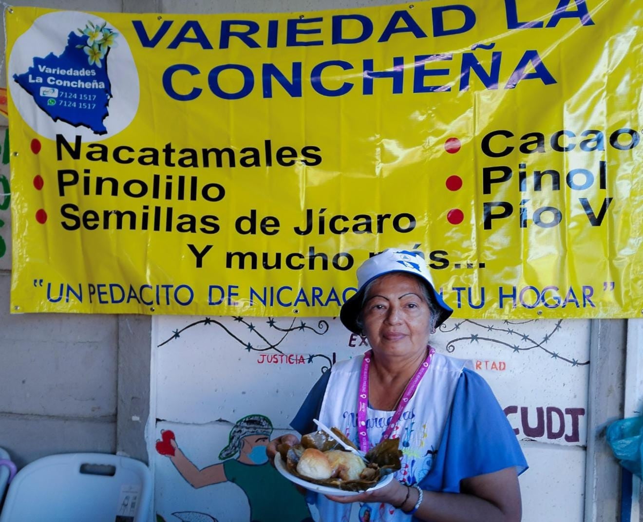 Doña Sofía Velásquez Joaquín tiene 63 años, su hija, María Mercado tiene 43. Ambas llegaron a Costa Rica el 18 de julio del 2018. Son emprendedoras y tienen un negocito de comida que se llama Variedades La Cocheña.