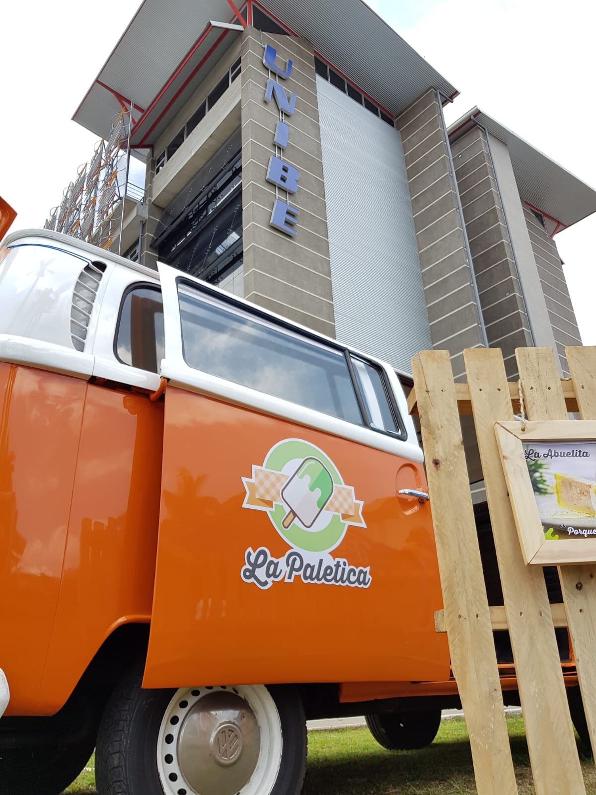 Chuzo, Esteban Ramìrez, combi 69