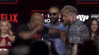 ¿Por qué Mike Tyson mordía su guante en la pelea contra Jake Paul? Esta fue su increíble respuesta