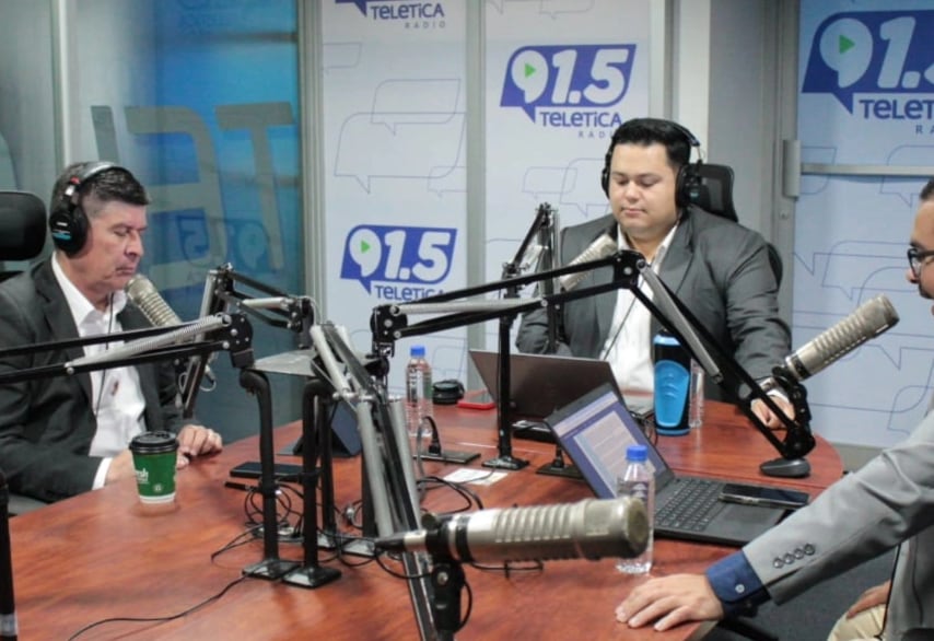 Carlos Álvarez, locutor de Teletica radio y presentador de Verano Toreado de Teletica.