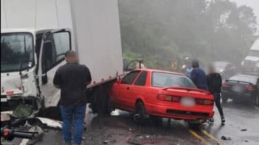 Grave accidente en el Cerro de la Muerte deja seis personas heridas