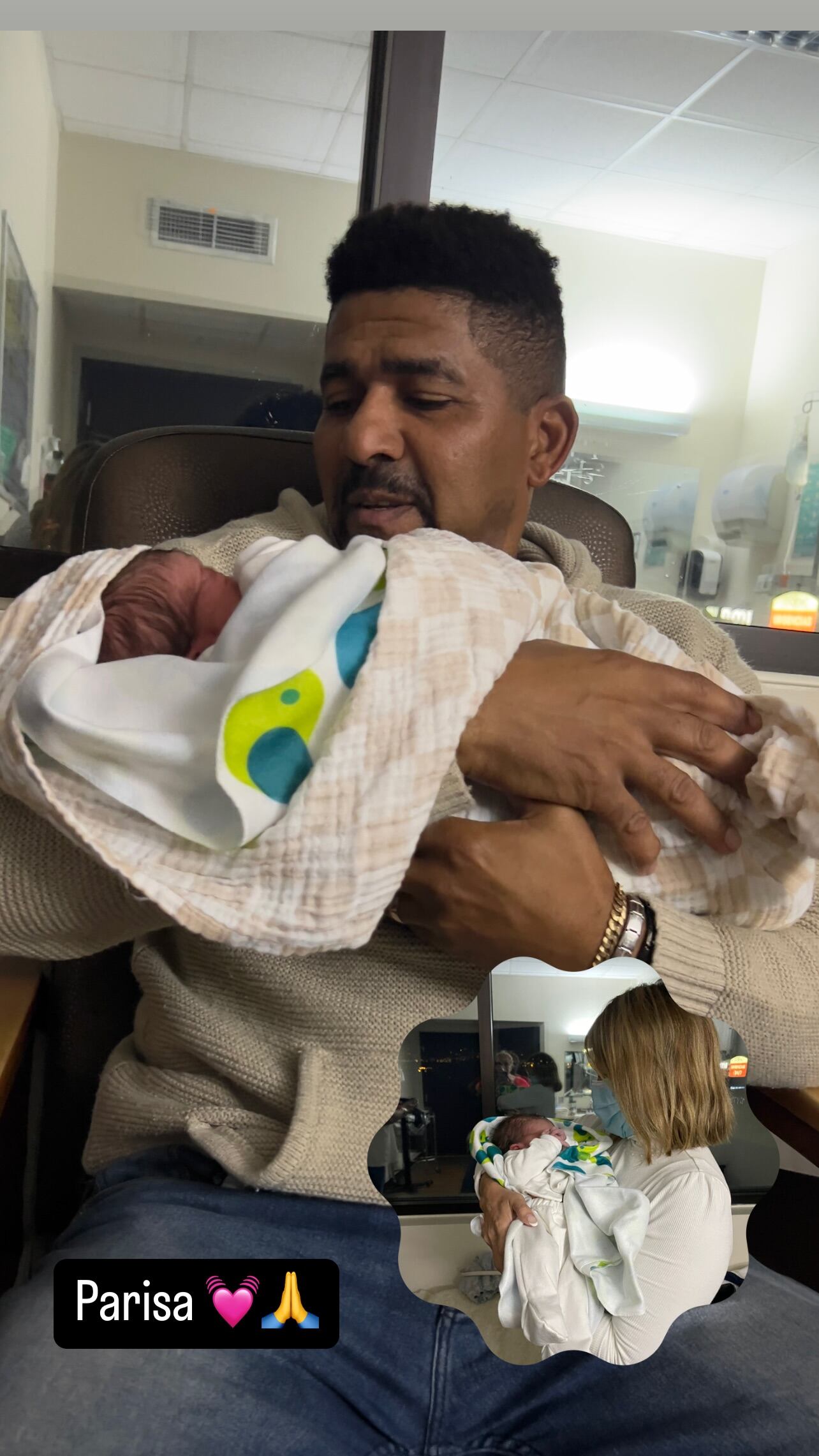 Austin Berry y su esposa Cristina Alfaro chineando a su primer nieto, Parisa.