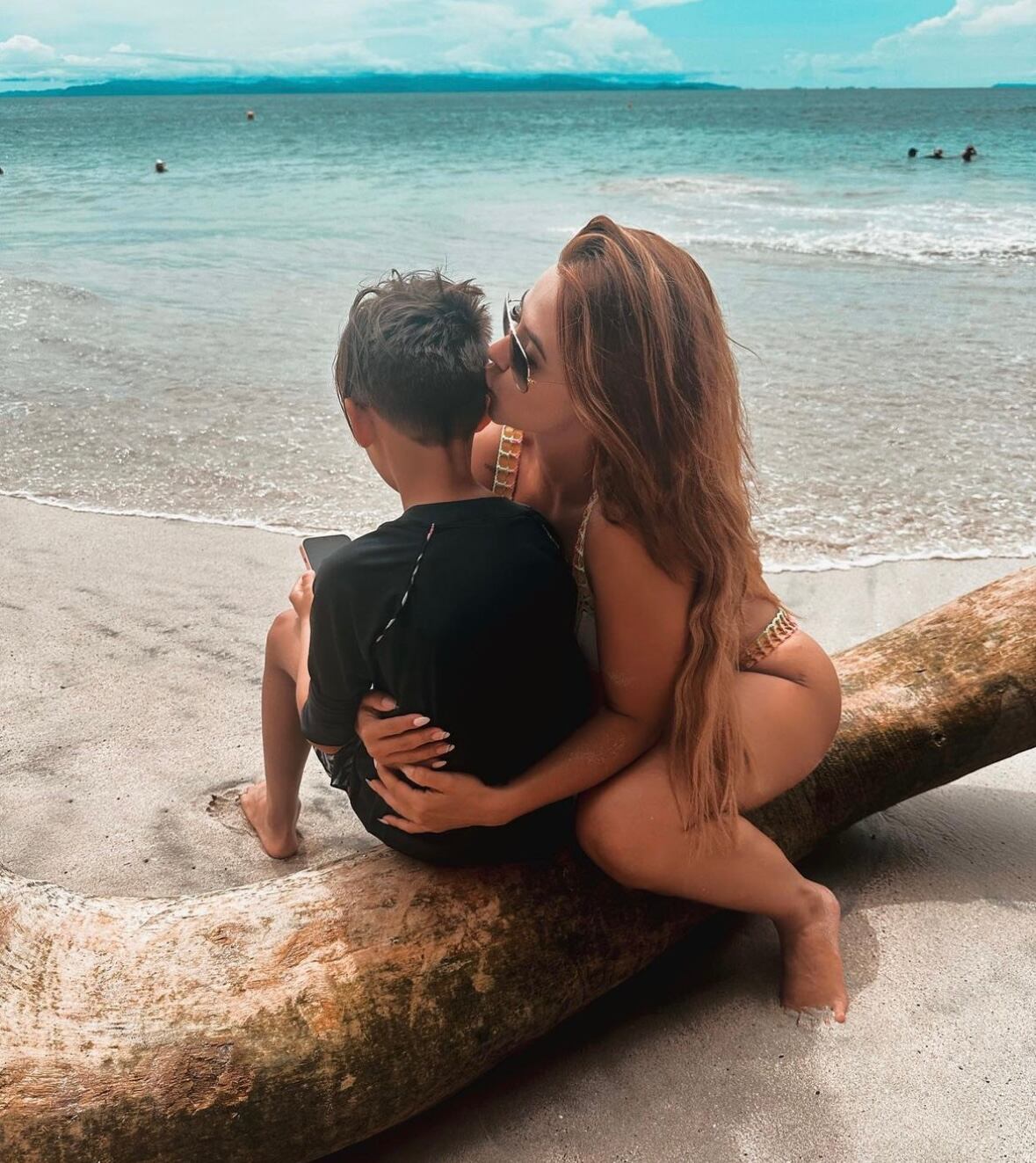 Keyla Sánchez e hijo