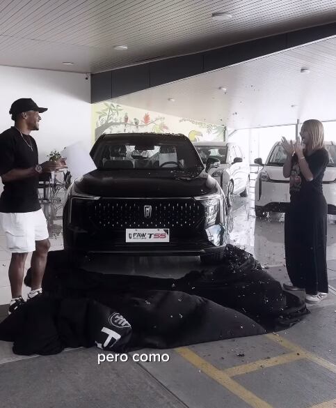 Modelo Melania Villalta y su novio jugador del Cartaginés Jeikel Venegas