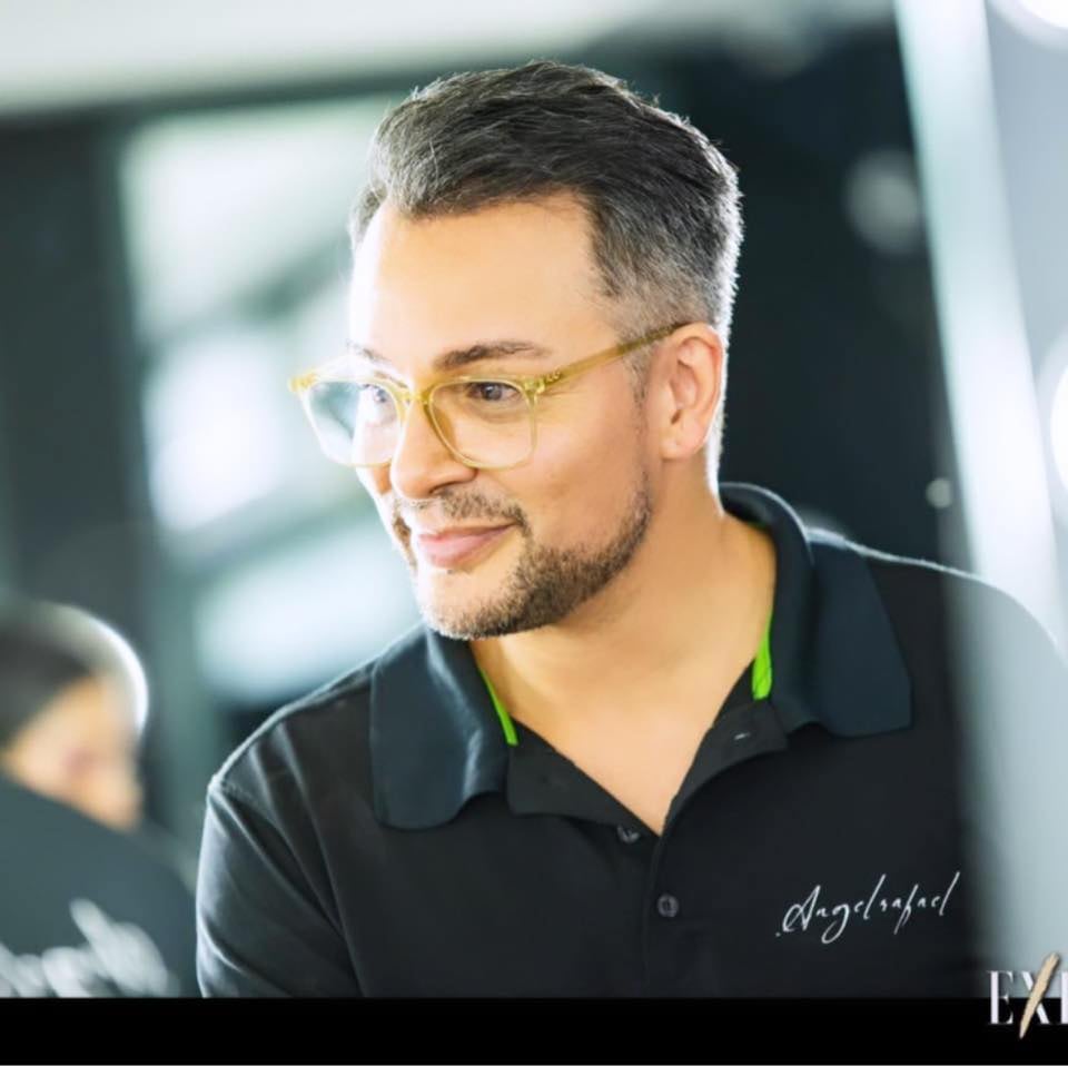 Maquillista Ángel Rafael.