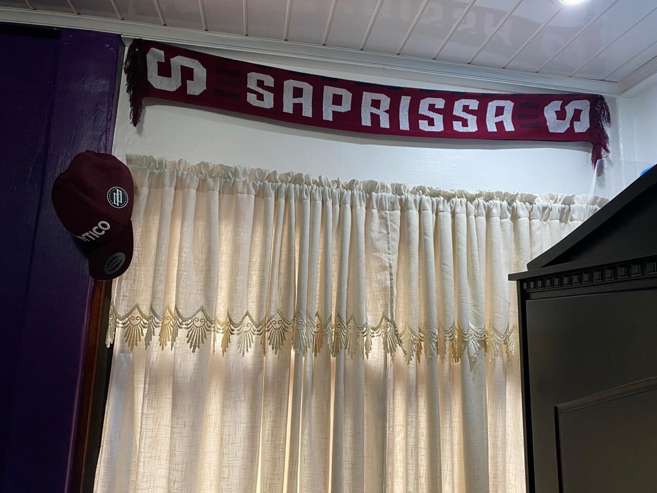 Steven Bolaños, morado de corazón. Cortesía.