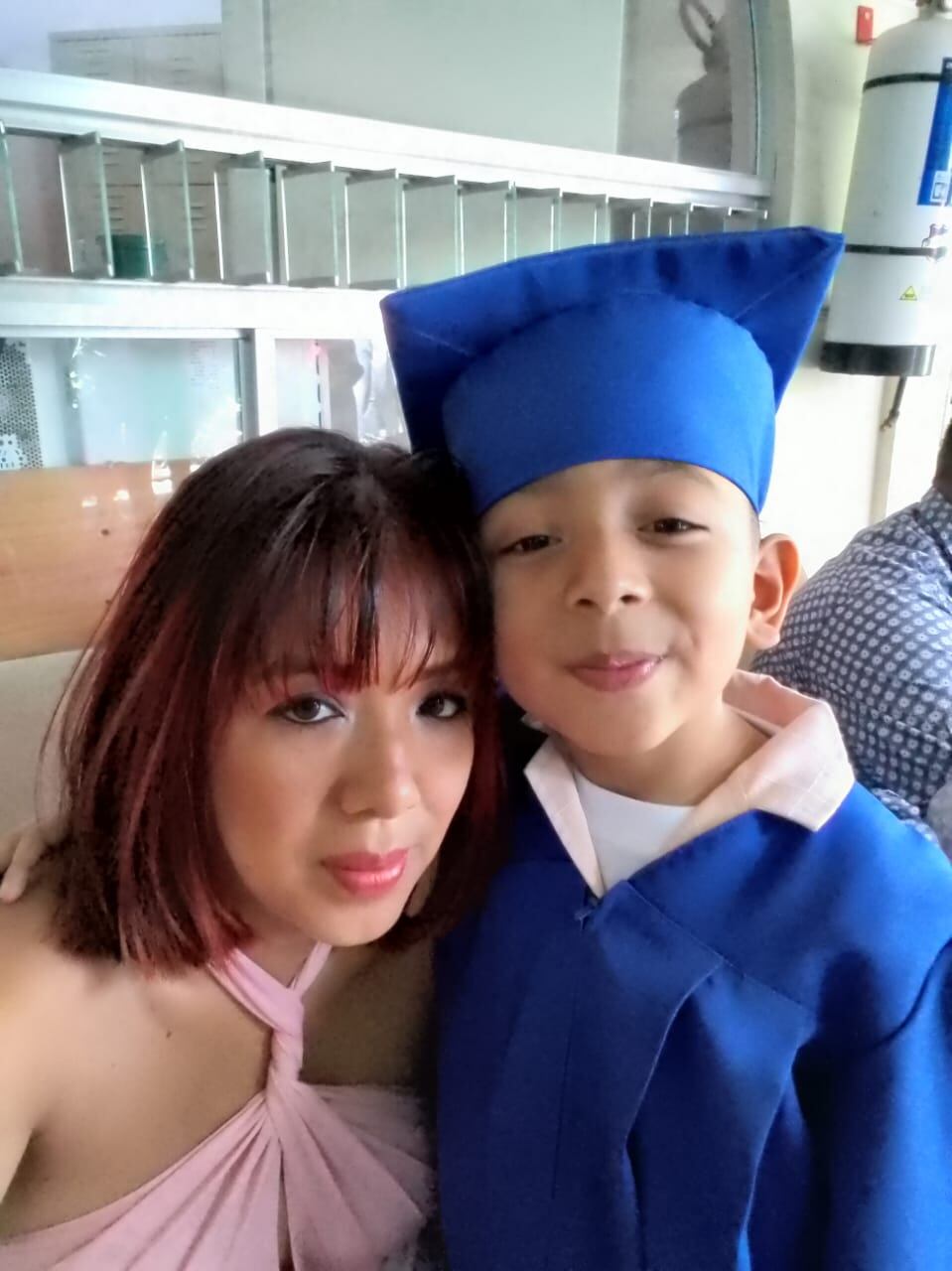 Andy Umaña Jirón, quien tiene 7 años, sufre de un problema en su corazón desde que nació y ocupa ahora operarse en España por eso hay una campaña para recoger unos 35 millones de colones.