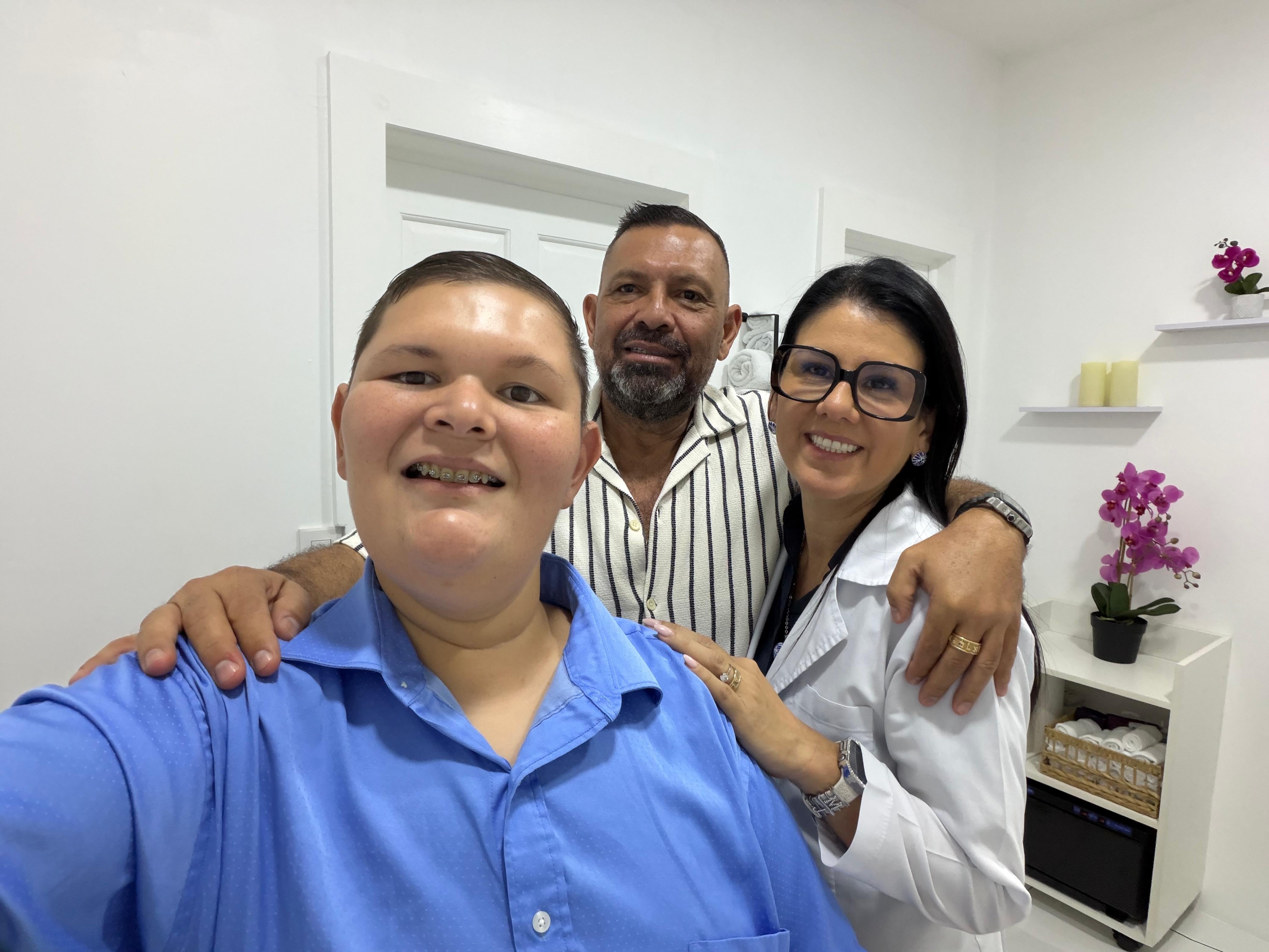 Roger Chacón, mejor conocido como El Rocha, creador de contenido.