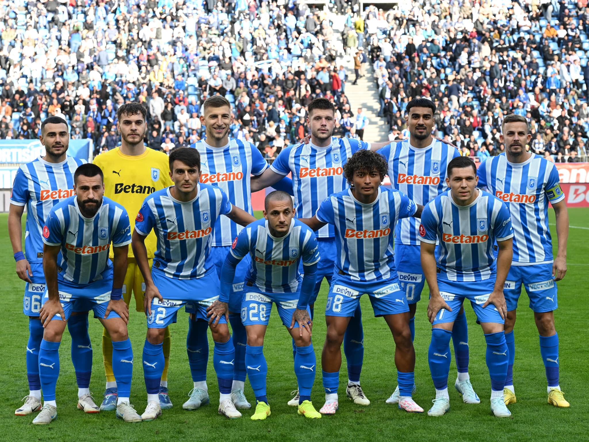 Carlos Mora, Universitatea Craiova, Rumania