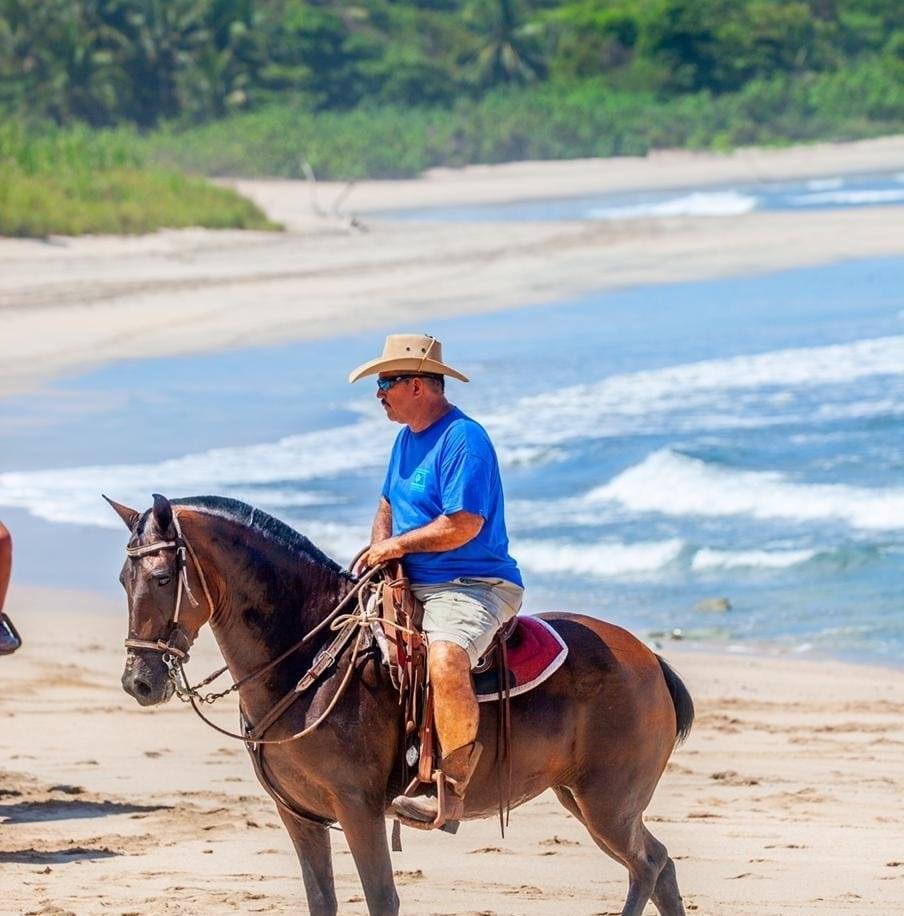 Eduardo Alfaro Cordero, de 65 años, asesinado junto a su hijo Dayron Alfaro Matarrita, de 22 años en Nosara, Nicoya, Guanacaste. Foto: Tomada de redes sociales