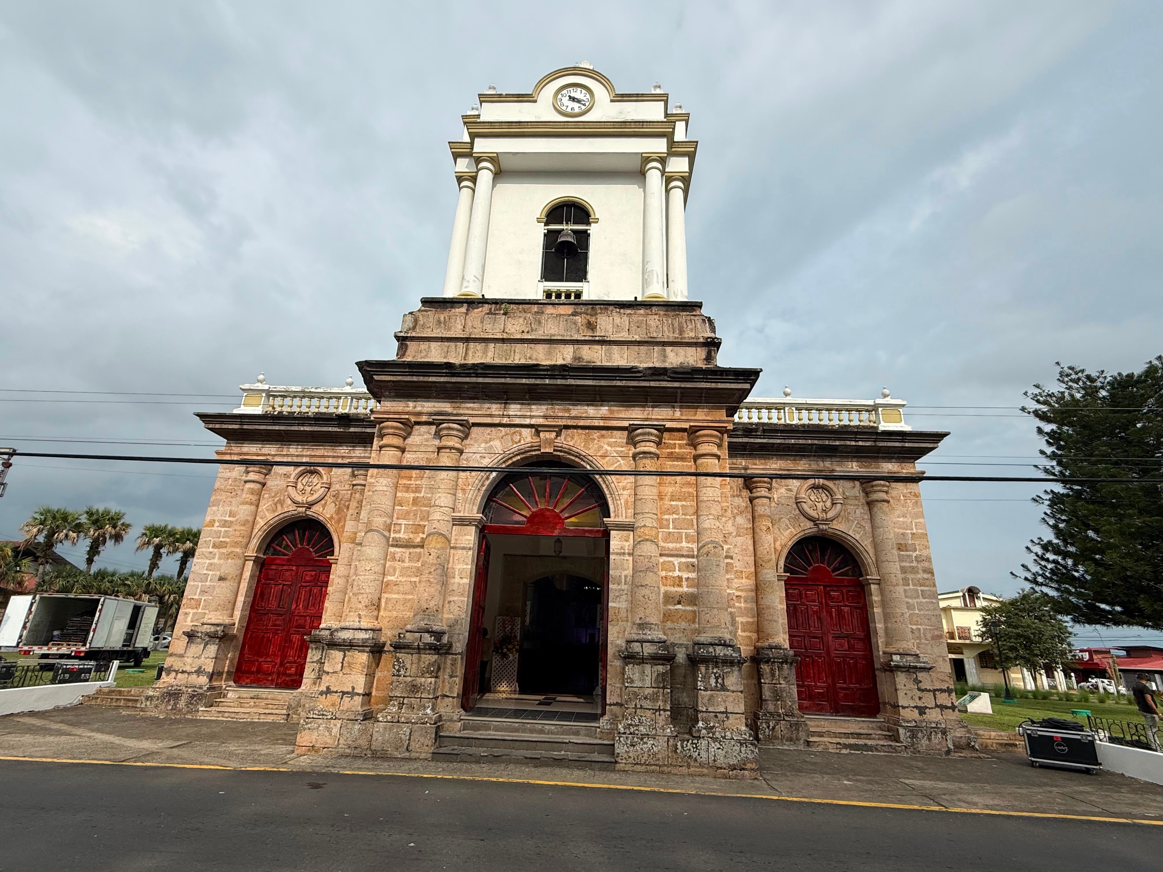 La Teja ya está en Esparza para cubrir un evento que no sucede hace 23 años cuando fue la ordenación episcopal de monseñor Óscar Fernández Guillén. Este 6 de agosto será la de monseñor Elímar Carvajal Durán.