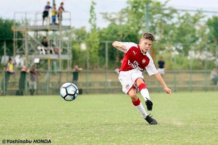 Elian Quesada, costarricense en el Arsenal de Inglaterra.
