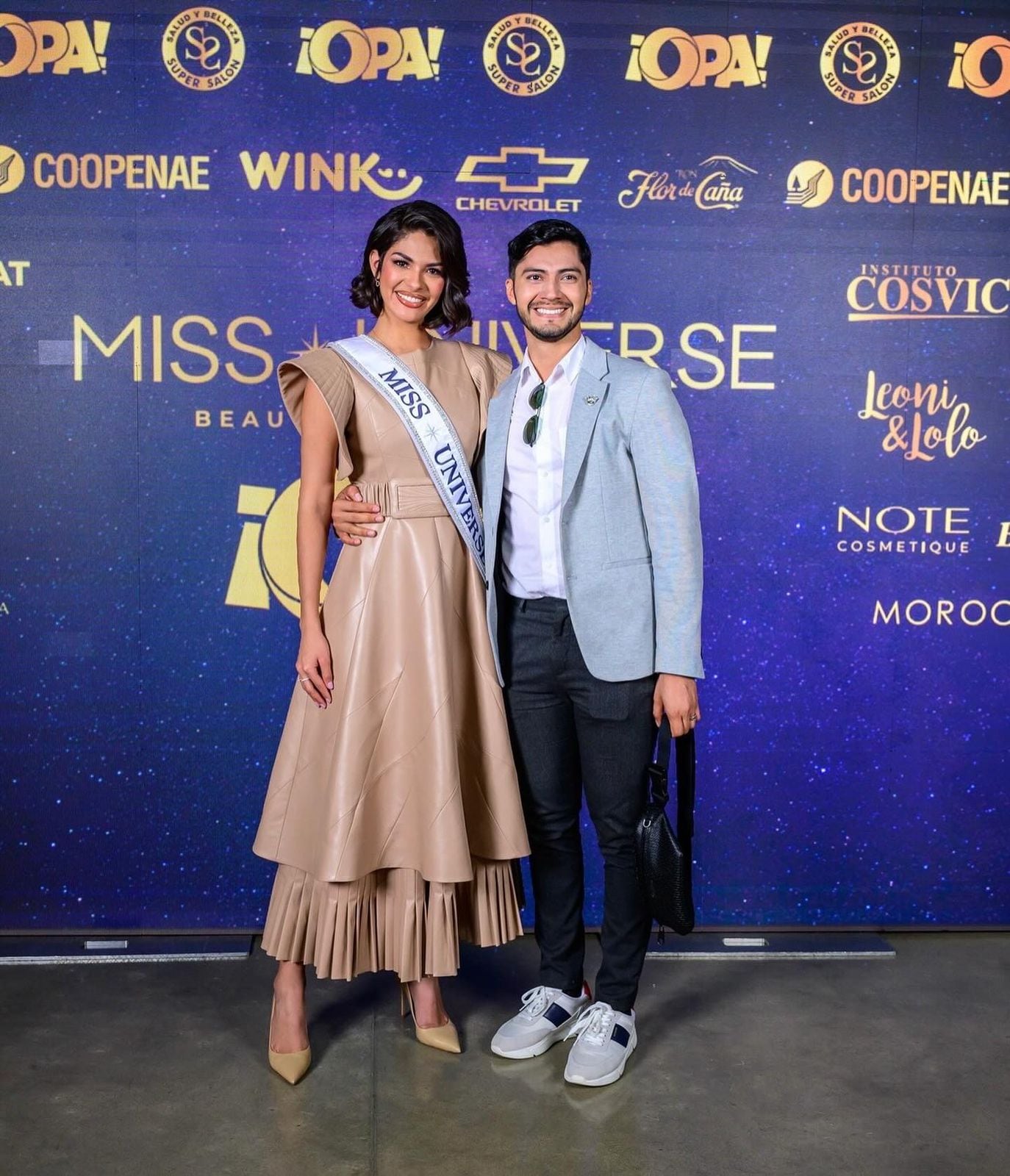Roberto Martínez es periodista, nació en Nicaragua y se reencontró con Miss Universo Sheynnis Palacios el martes anterior en Costa Rica.