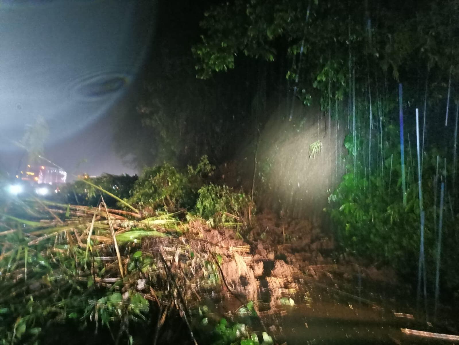 El deslizamiento ocurrió en las cercanías del teleférico.