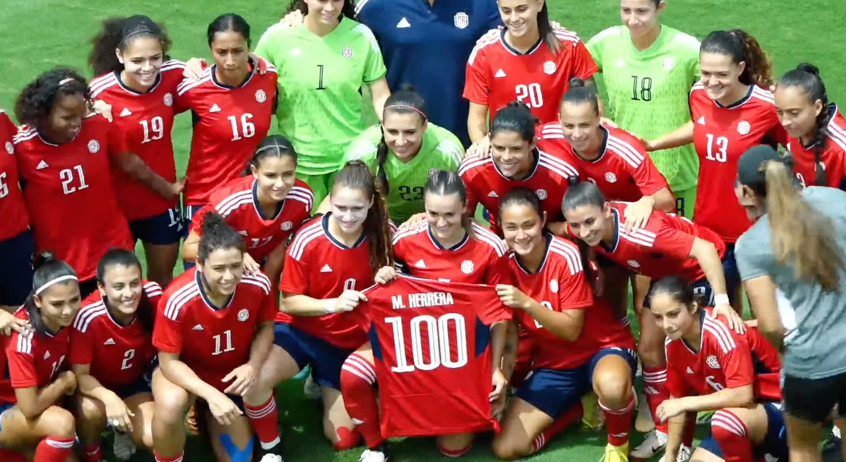 Melissa Herrera celebró 100 partidos con la Tricolor y se ganó el galardón de Jugadora Rexona. Foto: Captura de pantalla FCRF.