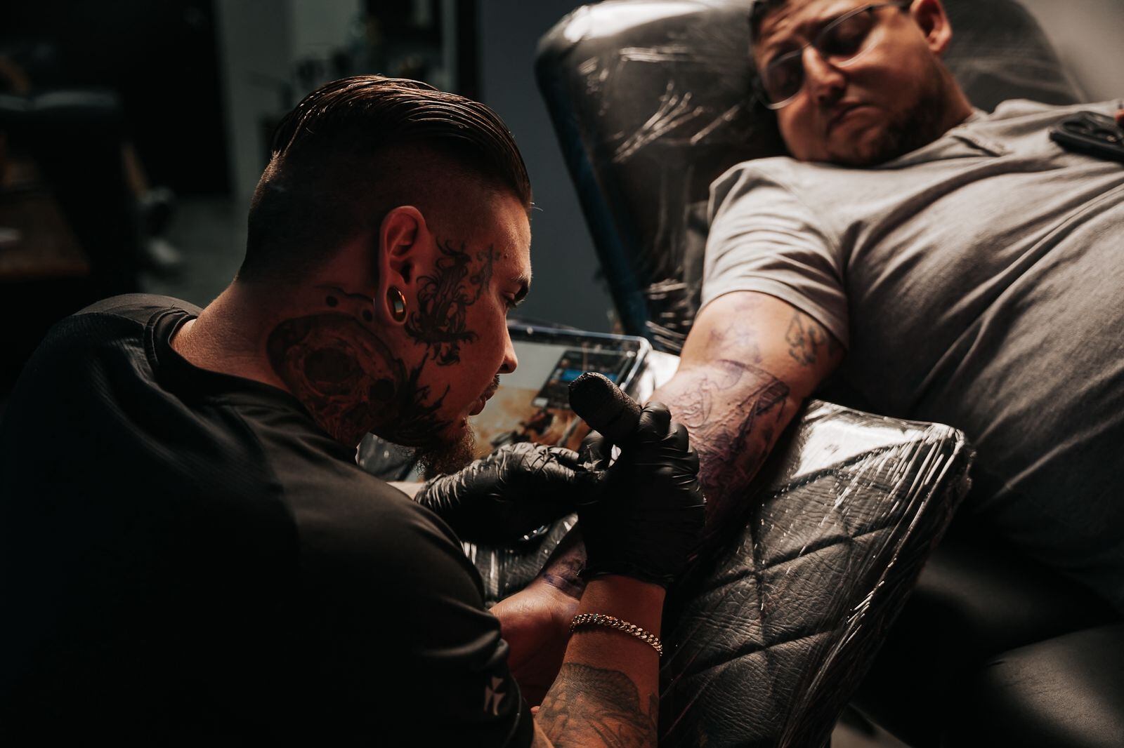 Andrés Martínez tatuador costarricense