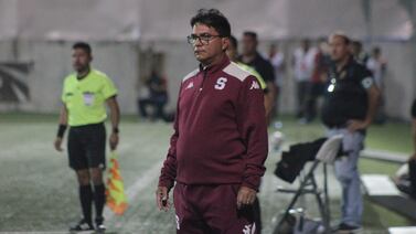 Vladimir Quesada reaccionó a las protestas arbitrales y les mandó un mensaje a los réferis