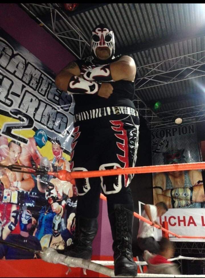 Velada de lucha libre en Alajuelita, que será el 30 de abril. Cortesía.