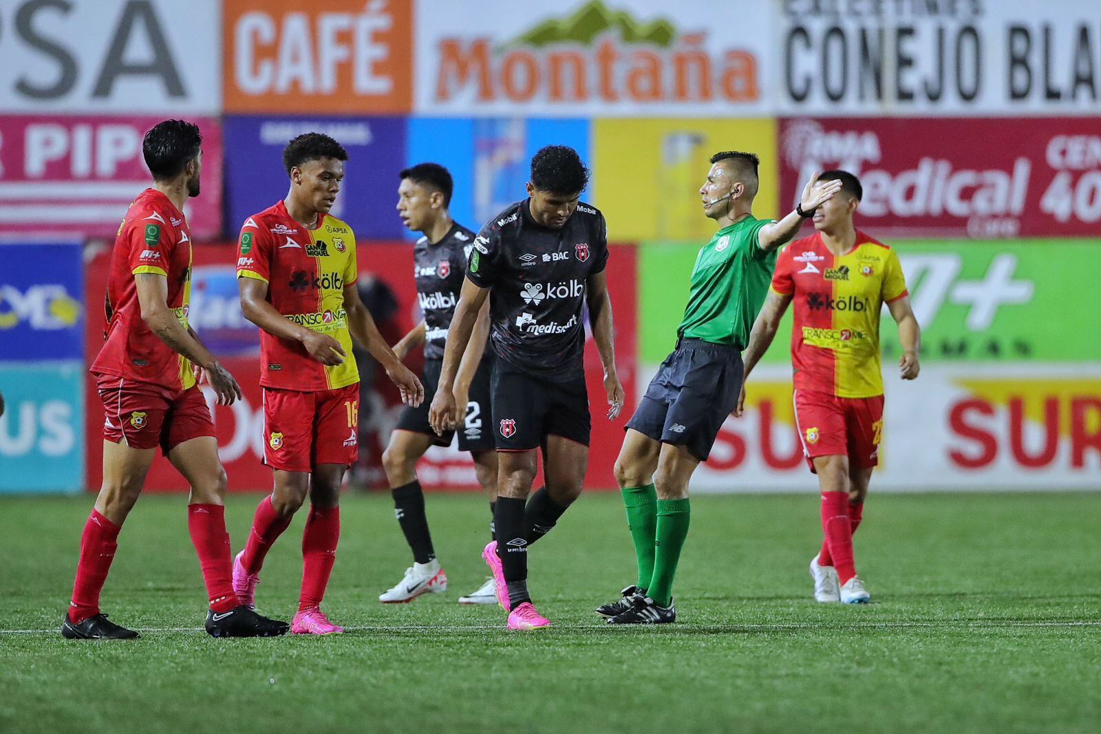 25/08/2023/ Juego entre el Club Sport Herediano vs Liga Deportiva Alajuelense por la jornada 7 del torneo apertura de la Liga Promerica en el estadio Colleya Fonseca / foto John Durán