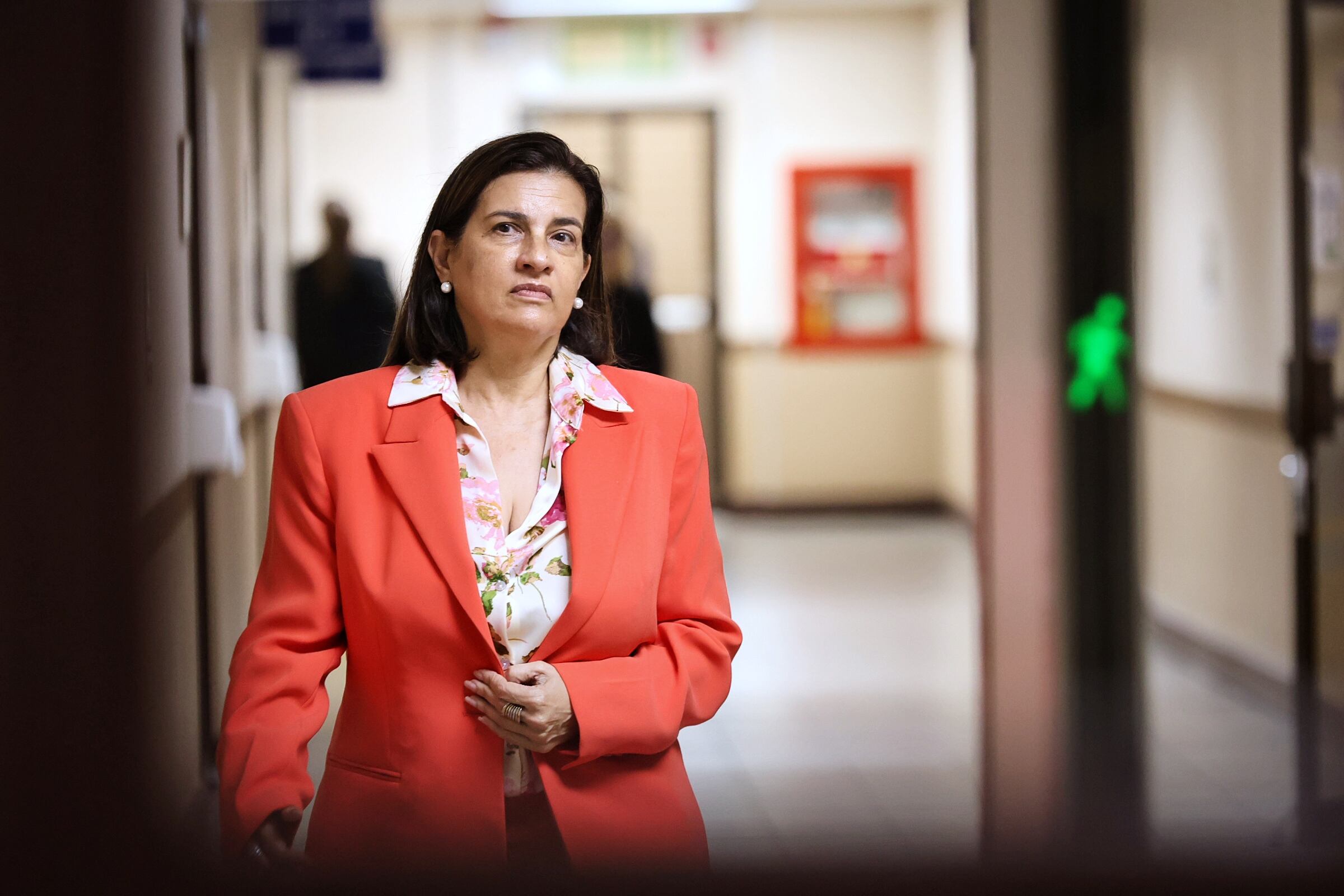 Marta Eugenia Esquivel sale de una de las audiencias como parte de las investigaciones por el caso Barrenador.