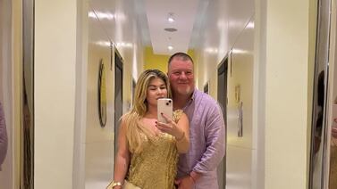 Doctor Rodrigo Marín y su novia viven su amor al máximo fuera de nuestras fronteras