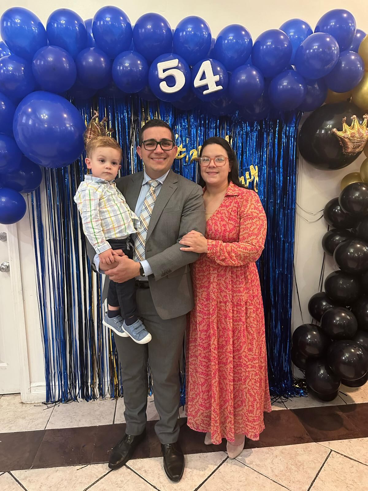 Elías Alvarado, su esposa Tania Mata y su hijo Saúl. Cortesía