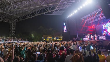 Cantante y su famosa novia le cuenta a sus millones de seguidores lo “pura vida” que es Costa Rica