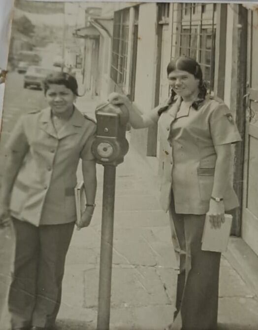 El 1 de noviembre de 1971 nacieron los parquímetros en San José y con ellos 13 mujeres oficiales que fueron conocidas como parquimetristas