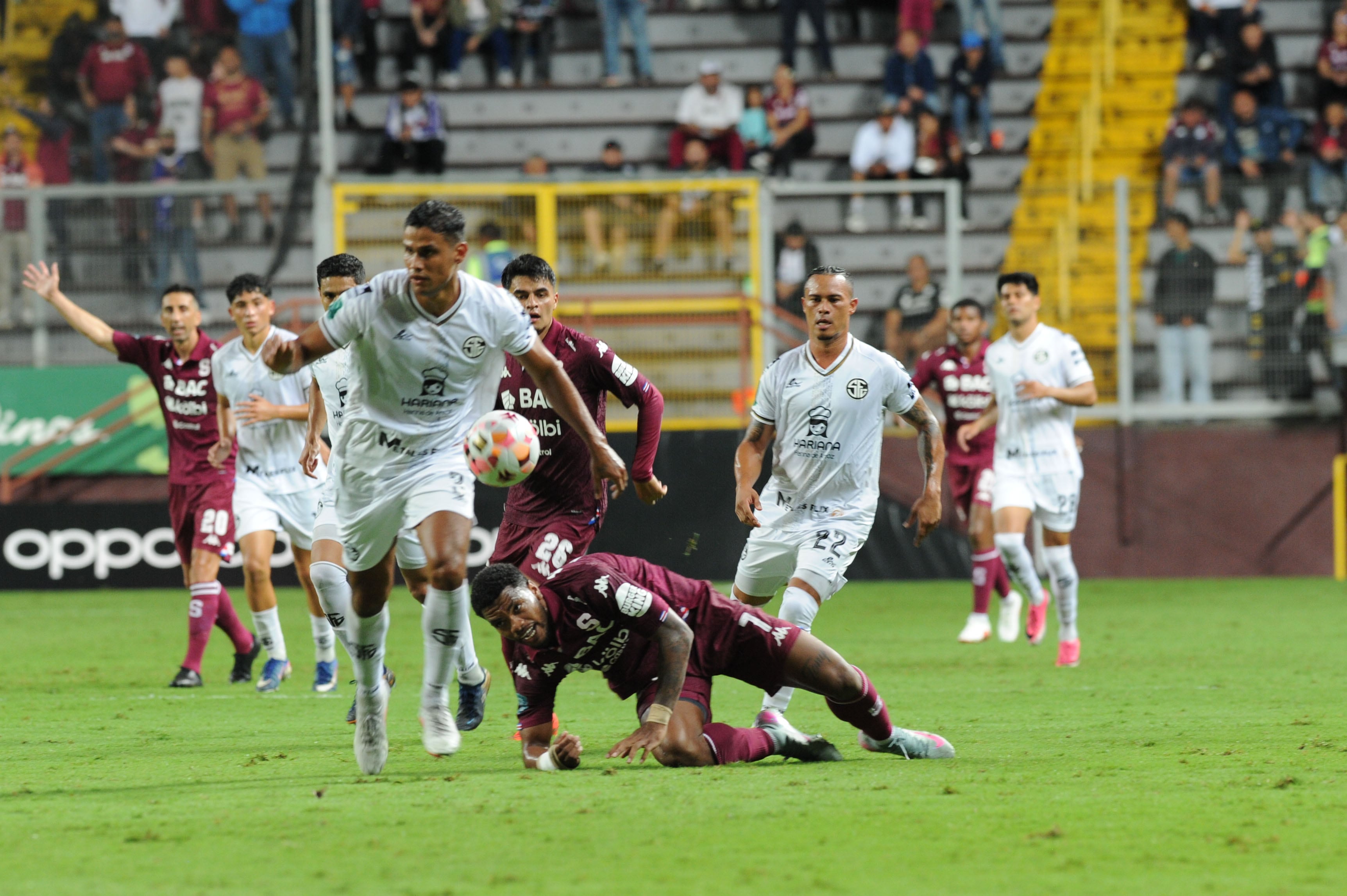 15/10/2026 Tibas Estadio Ricardo Saprissa, jornada 11 del Torneo de Apertura de la Primera División entre el Deportivo Saprissa vs Sporting FC. Fotografía: Marvin Caravaca.