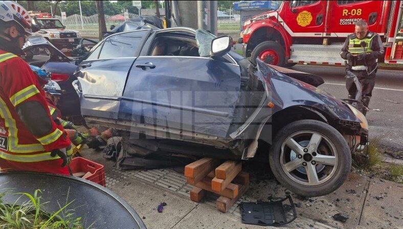 El mortal choque ocurrió frente al hotel HIlton en la Sabana. Foto Facebook.