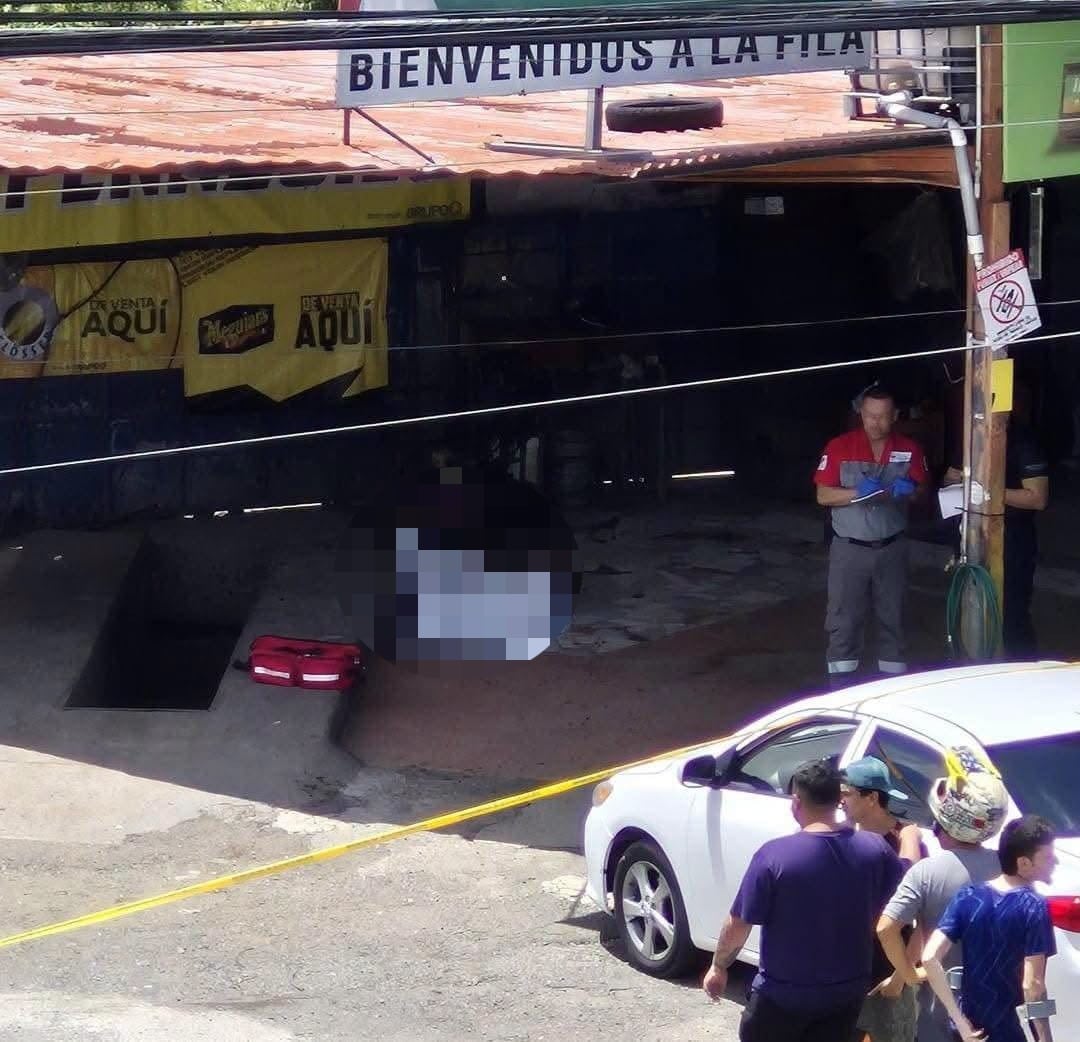 La mujer de apellido Gamboa falleció en el lubricentro. Foto Redes.