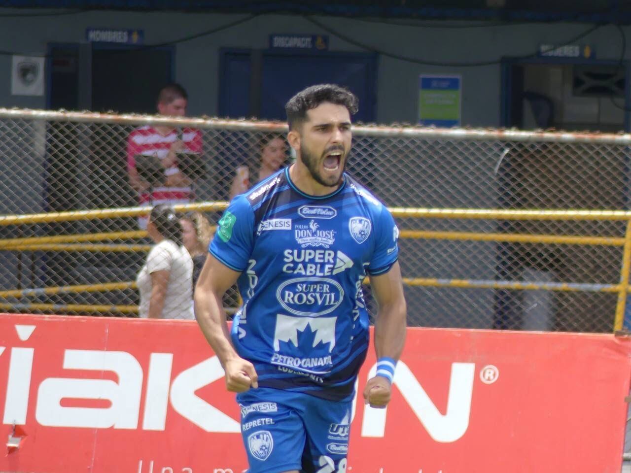 Juan Carlos Amador marcó su primer gol en la máxima categoría. Prensa MG.
