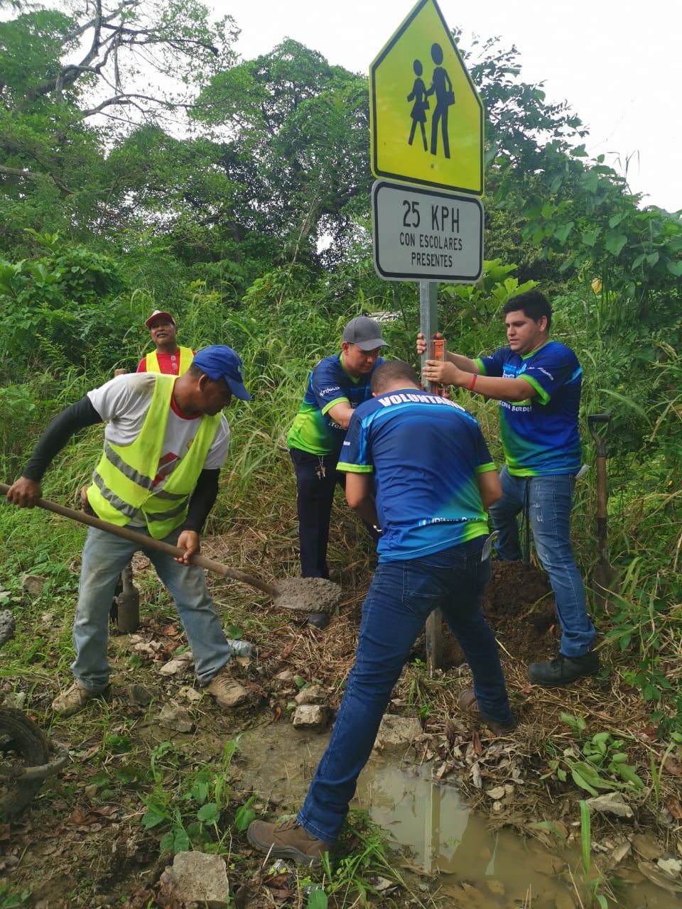 Volvieron las señales de tránsito a la Isla de Chira