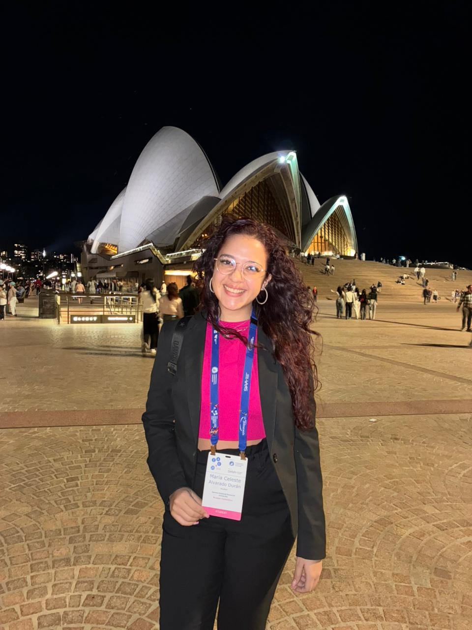 कोटेच्या 23 वर्षीय मारिया सेलेस्टे अल्वाराडो डुरानने नवीन वर्षाचा शुभारंभ केला आणि तिच्या गुडघ्यापर्यंत बर्फ पडला आणि तापमान शून्यापेक्षा 40 अंशांच्या खाली गेले जेथे ती एरोस्पेस अभियांत्रिकीचा अभ्यास करते.