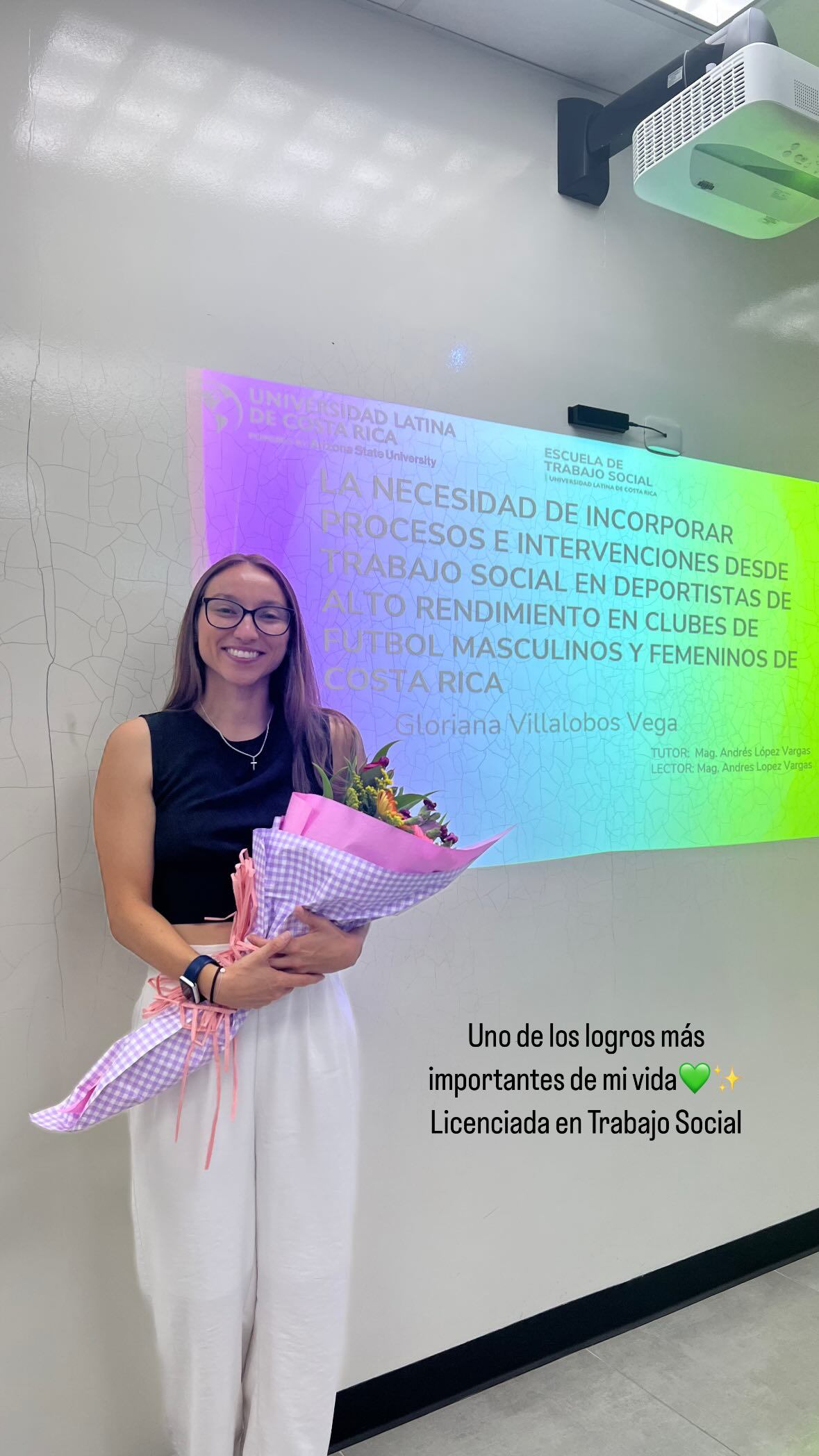 Gloriana Villalobos se convirtió este viernes en licenciada en trabajo social. Instagram Gloriana Villalobos.