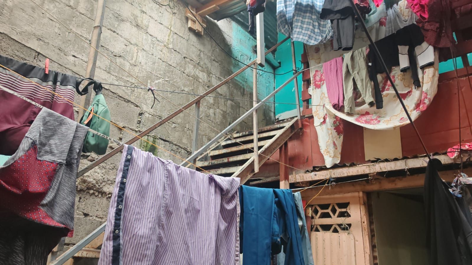 Una mujer extranjera fue asesinada en una cuartería en San José.