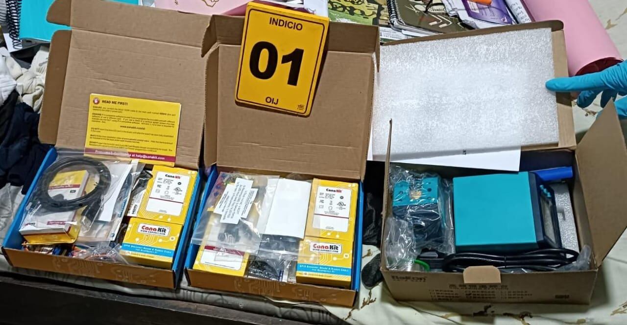 Un adolescente de 17 años está en manos de las autoridades judiciales por ser sospechoso de un millonario robo en un colegio. Foto: OIJ