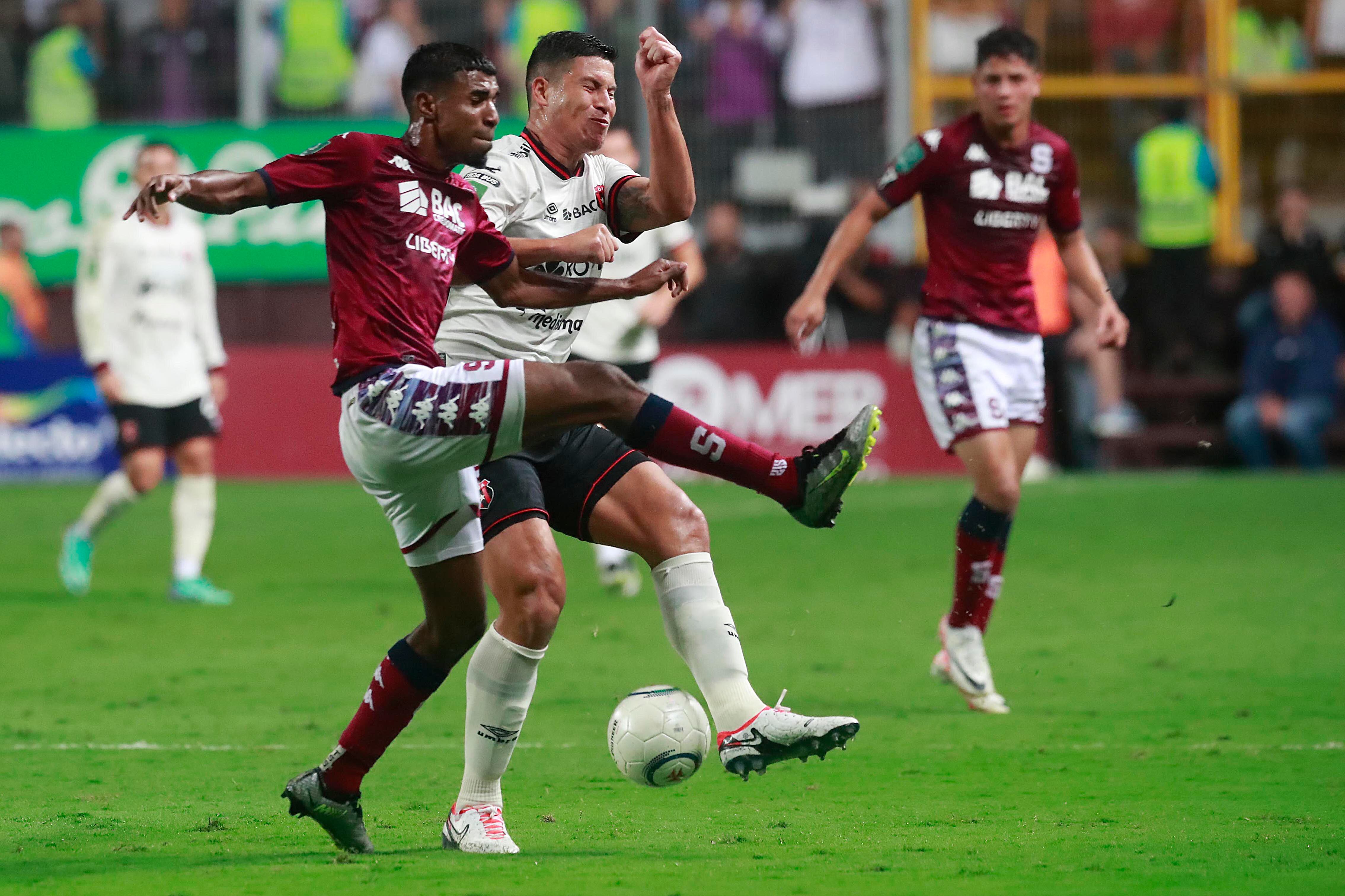 04/11/2023 Estadio Ricardo Saprissa, Tibás. El Deportivo Saprissa recibió a la Liga Deportiva Alajuelense, en una nueva versión del Clásico Nacional en partido de la jornada 18, Torneo de Apertura, Liga Promérica 2023.