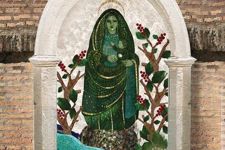 Paula Sáenz Soto es una costarricense que tiene más de 17 años de ser especialista en arte religioso y en estos momentos está realizando lo que ella considera el trabajo de su vida, un mosaico de la virgen de Los Ángeles, que será colocado en uno de los jardines del Vaticano